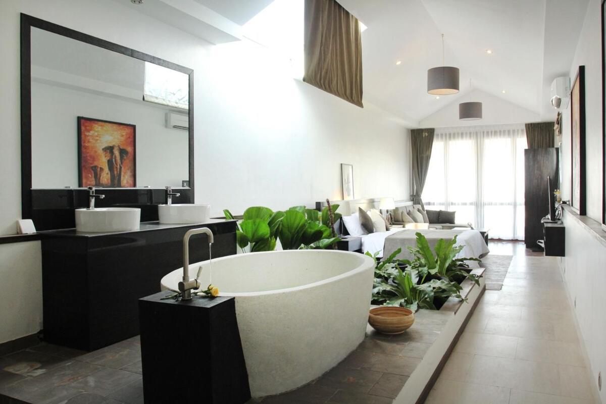 Blue Crystal Boutique Hotel Пном Пен Екстериор снимка