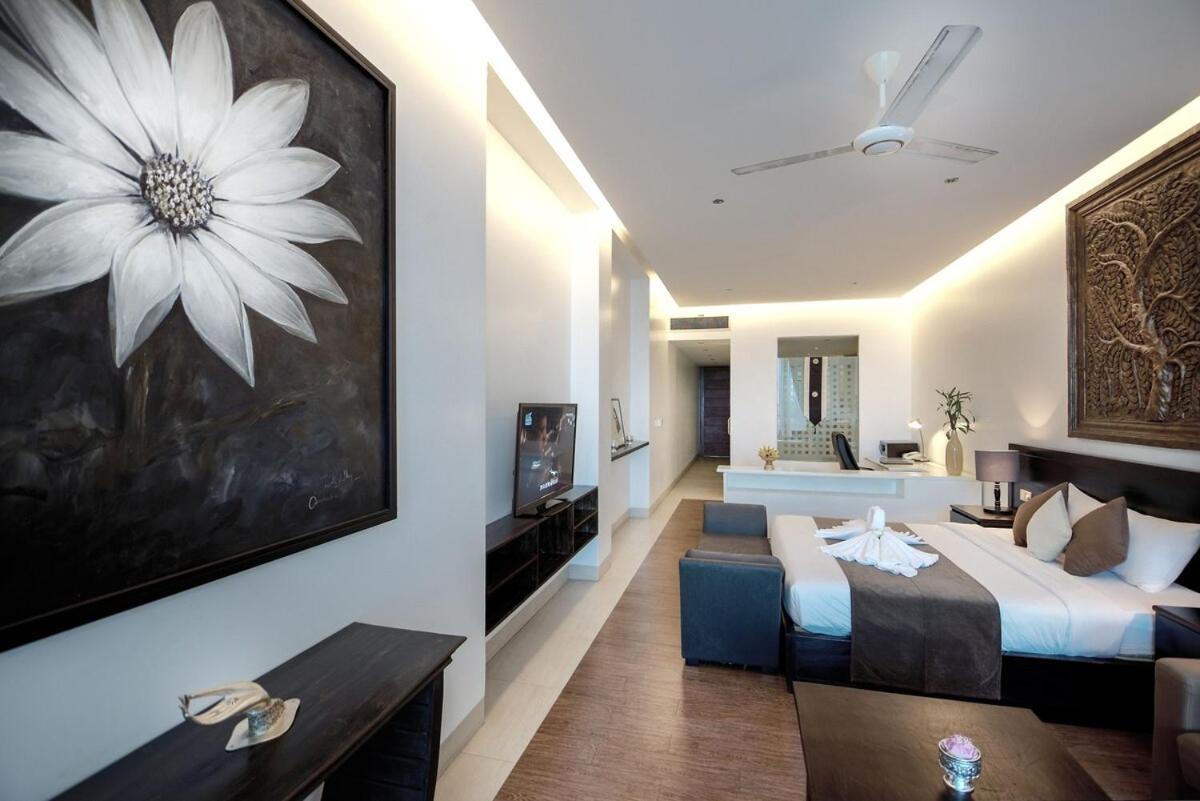 Blue Crystal Boutique Hotel Пном Пен Екстериор снимка