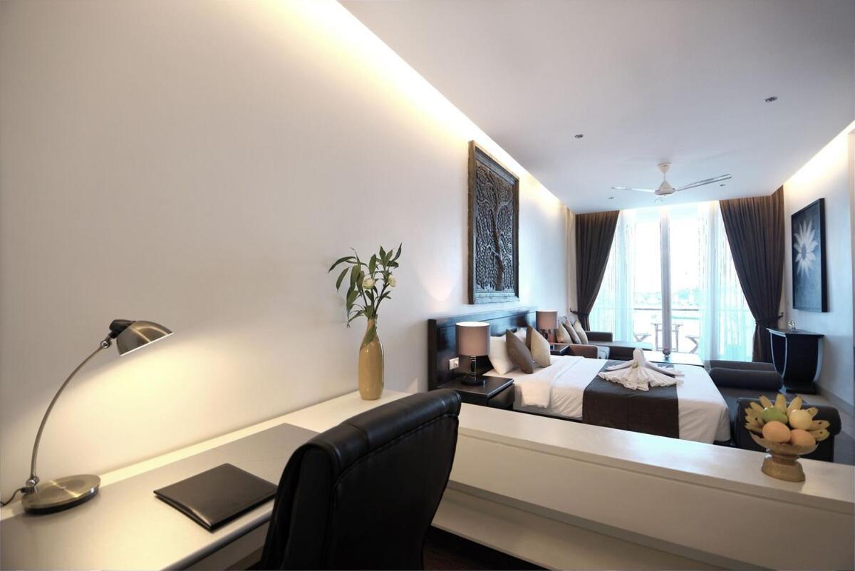 Blue Crystal Boutique Hotel Пном Пен Екстериор снимка