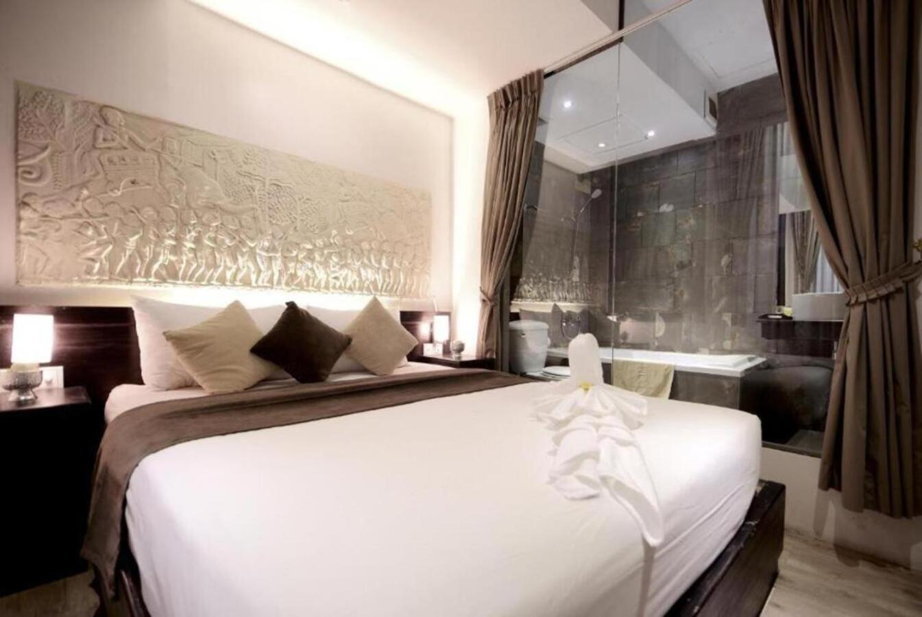 Blue Crystal Boutique Hotel Пном Пен Екстериор снимка